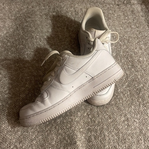 Nike Air Force Ones, in worn but well kept condition! - Picture 3 of 6